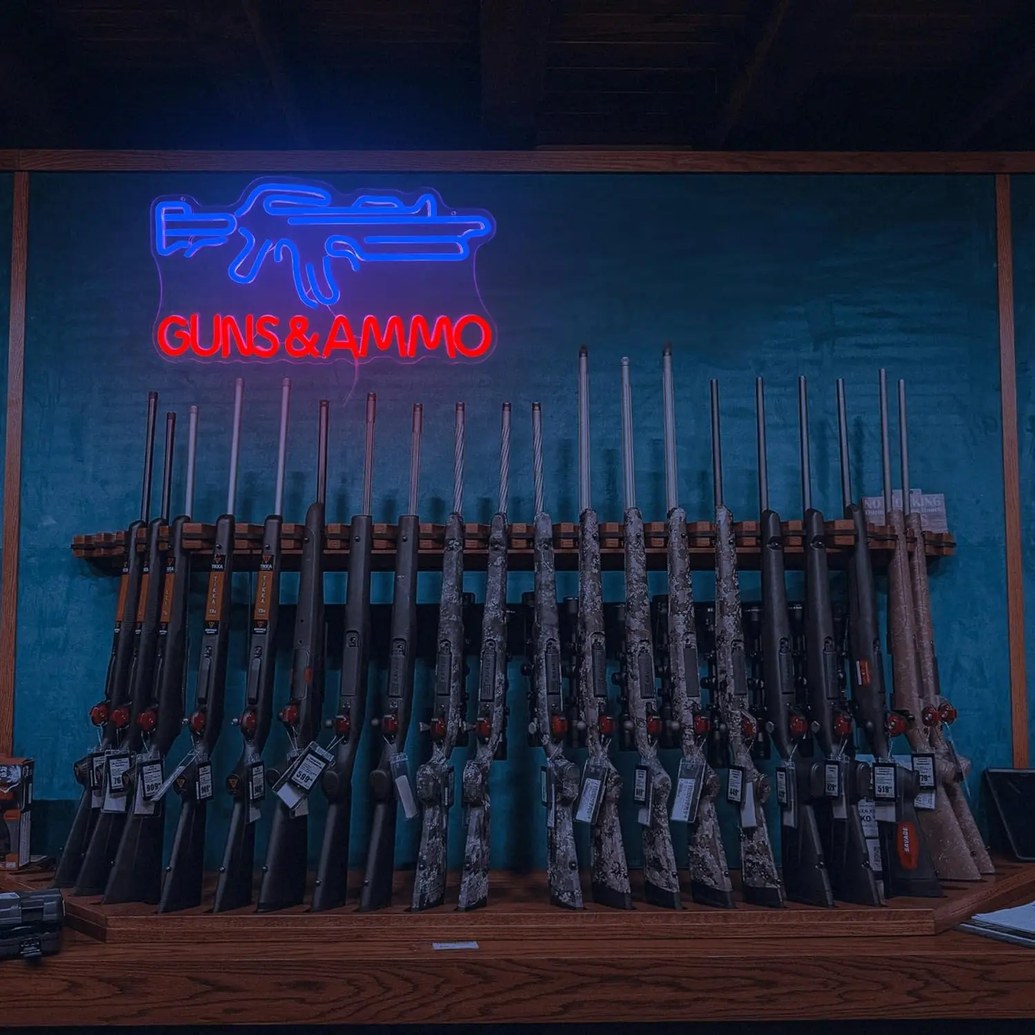 Gun Shop Neon Sign USB Powered - Hunting Outdoor Store recension och pris